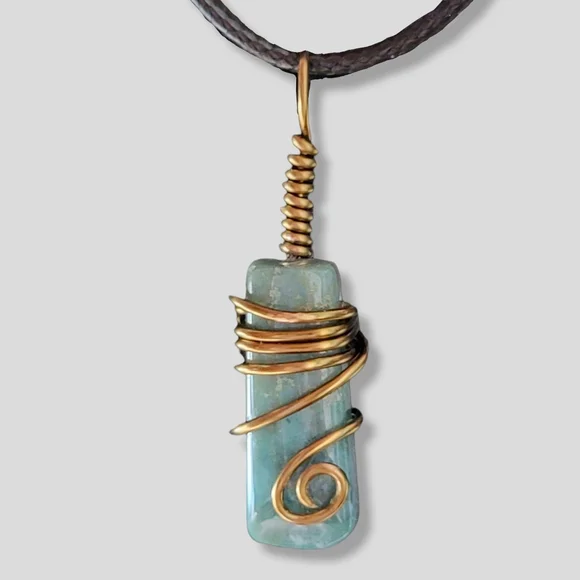 Green Agate Wire Wrapped Necklace - Picture 1 of 2